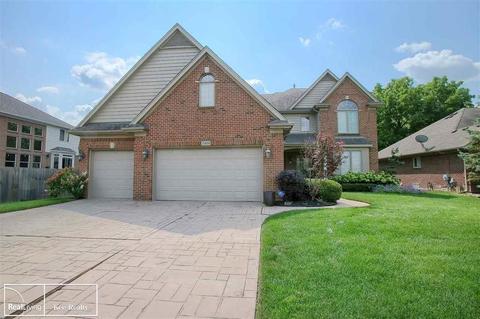 21830 Brantingham Rd, Macomb, MI 48044 photo 1