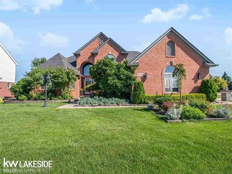 19539 Crabtree Dr, Macomb, MI 48044 photo 1