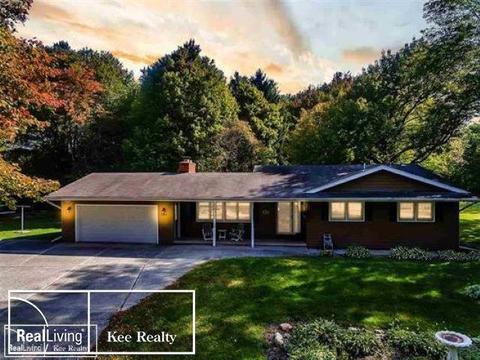 8869 Stone, Algonac, MI 48001 photo 1
