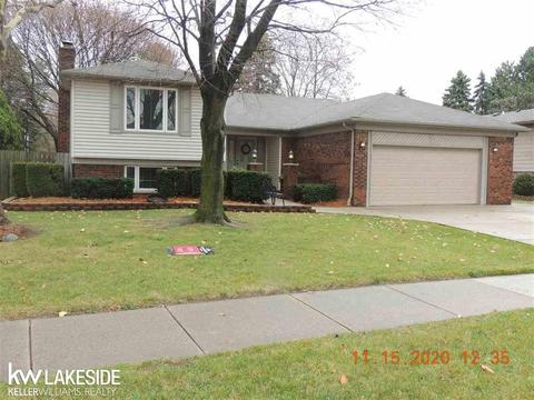3975 Kings Pointe Dr, Troy, MI 48083 photo 1