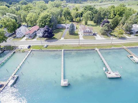 2543 Saint Clair River Dr, Algonac, MI 48001 photo 1