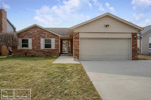 15722 Hemlock Dr, Macomb, MI 48044 photo 1