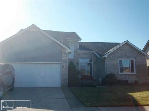 16520 Trailway Dr, Macomb, MI 48042 photo 1