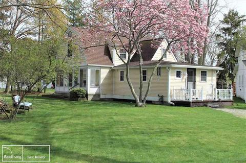 438 Willard Ave, Algonac, MI 48001 photo 1