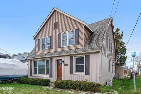 117 Kenyon, Algonac, MI 48001 photo 1