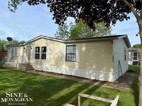 5295 Commander Ct, Algonac, MI 48001 photo 1