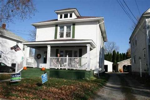 618 N Adams, Owosso, MI 48867 photo 1