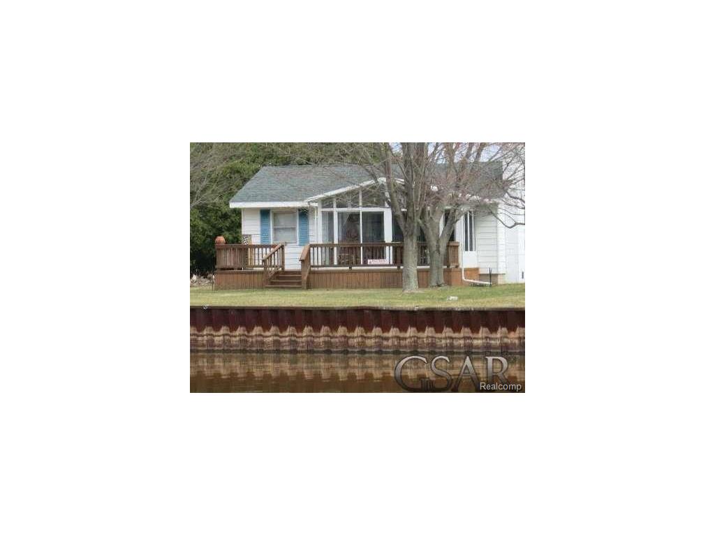1640 S Riverside Dr, Au Gres, MI 48703 photo 1