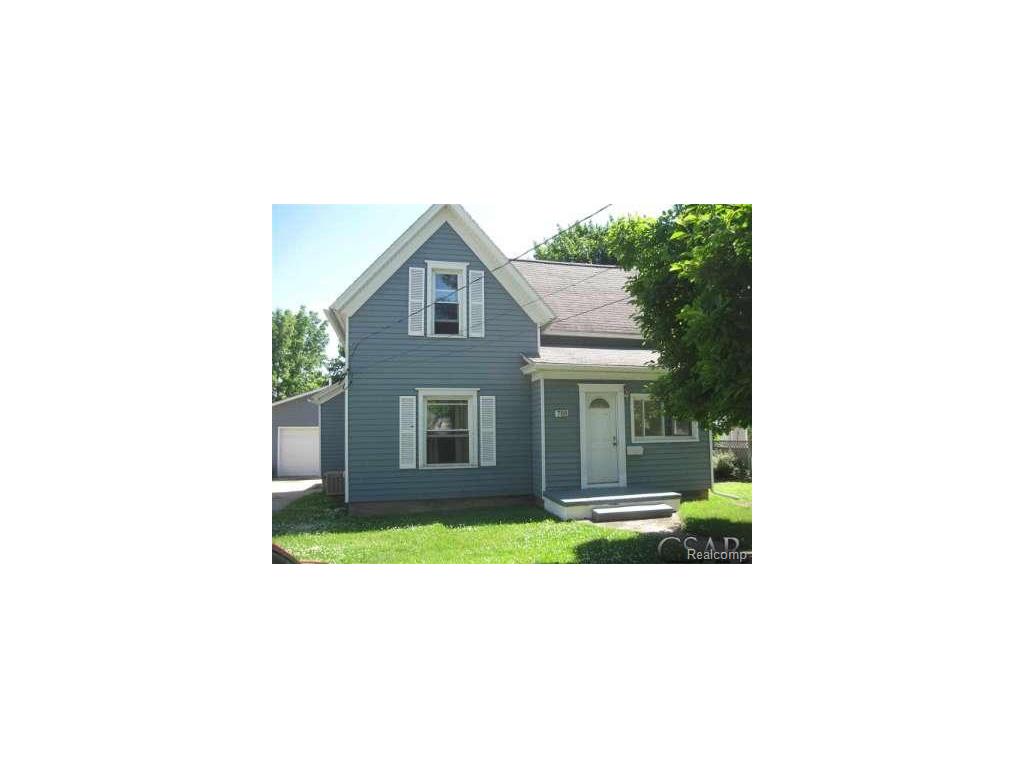 708 E Oliver, Owosso, MI 48867 photo 1