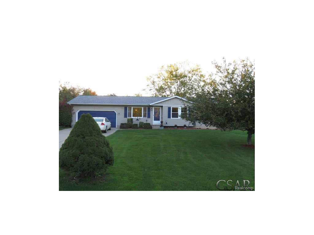 13356 Jennifer Dr, Perry, MI 48872 photo 1