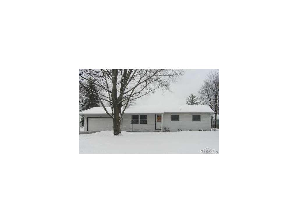2685 Valley Dr, Saginaw, MI 48603 photo 1