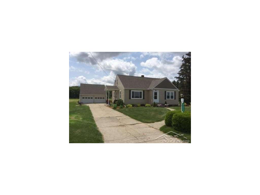 9258 E Curtis, Frankenmuth, MI 48734 photo 1