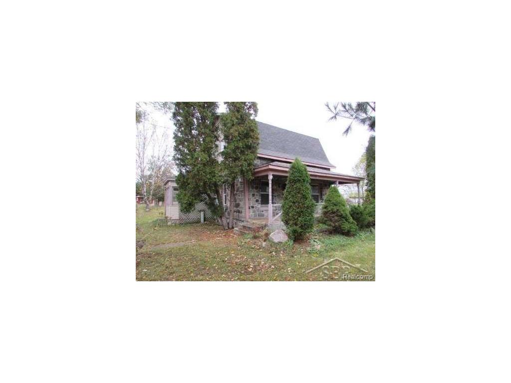 860 S M-18, Gladwin, MI 48624 photo 1
