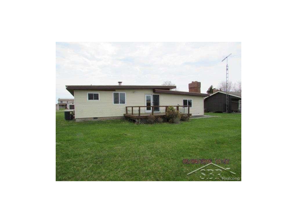 2315 E Bay Ridge Dr, Au Gres, MI 48703 photo 1