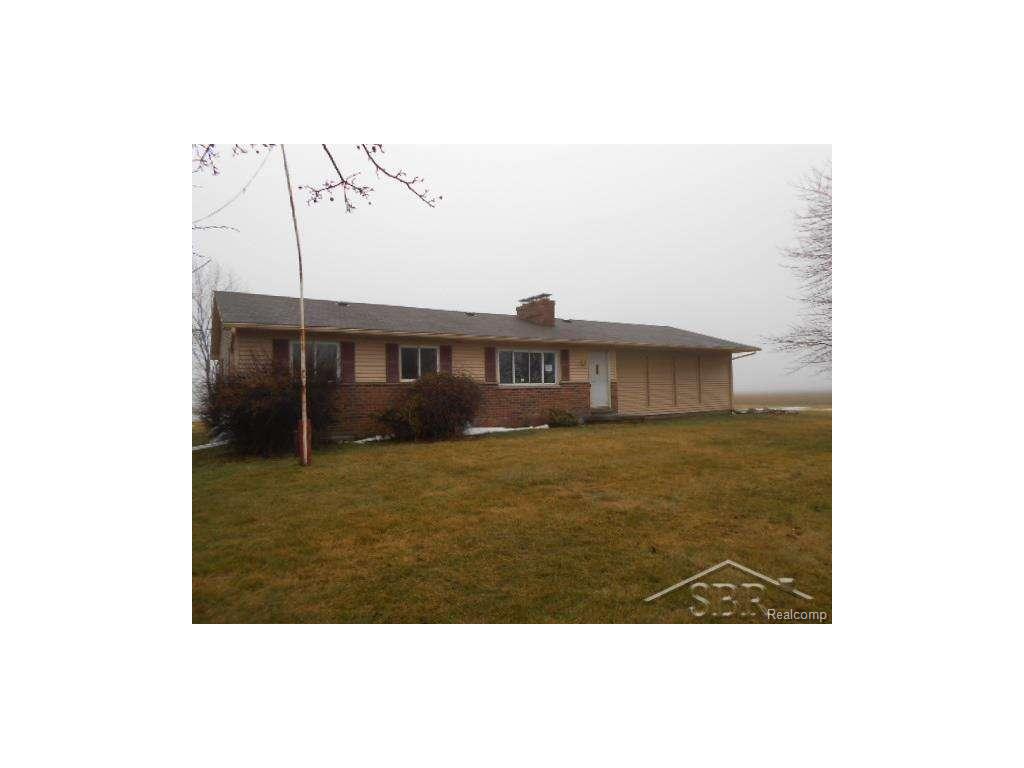 828 E Seidlers Rd, Kawkawlin, MI 48631 photo 1