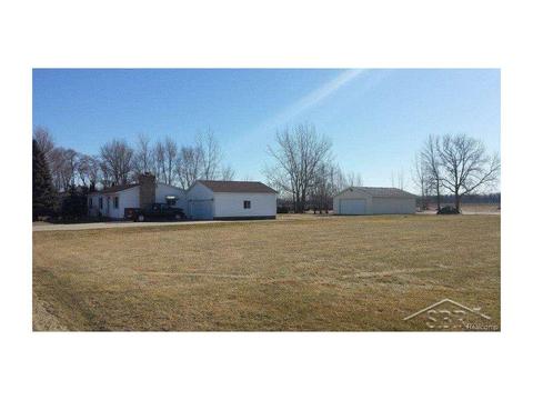 2248 Schmidt Rd, Kawkawlin, MI 48631 photo 1
