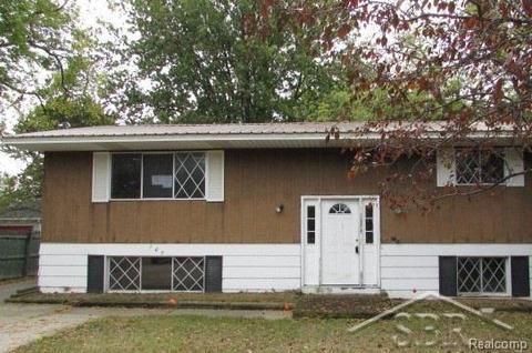 107 Spring St, Kawkawlin, MI 48631 photo 1