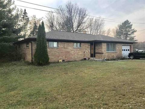 81 Chandra, Hemlock, MI 48626 photo 1
