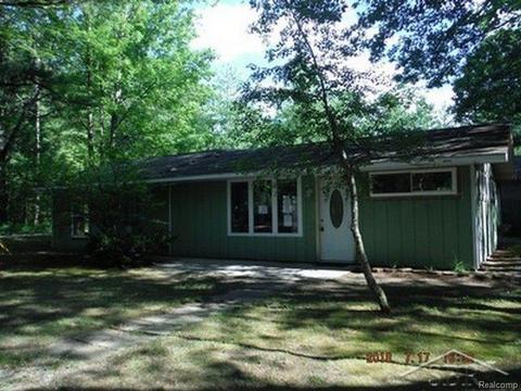 5308 E 30th St, Au Gres, MI 48703 photo 1