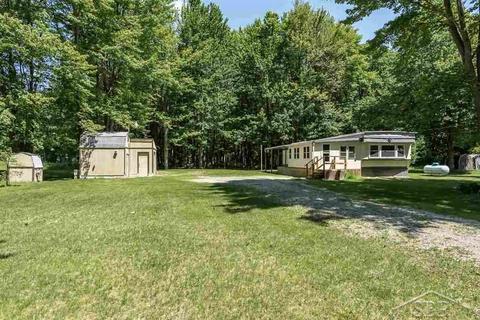 3550 Parker Rd, Gladwin, MI 48624 photo 1