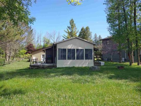 922 S Main St, Au Gres, MI 48703 photo 1