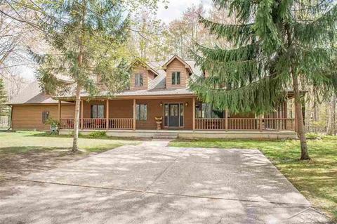 3232 Estates Dr, Midland, MI 48642 photo 1