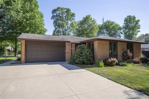 704 Adams Dr, Midland, MI 48642 photo 1