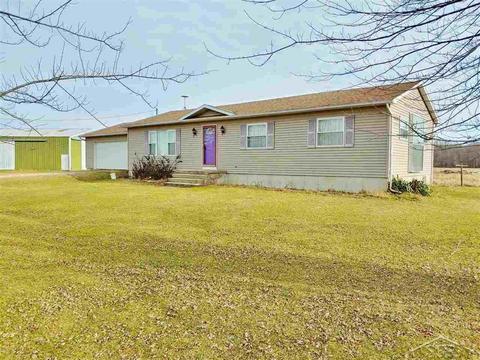 2289 S Barry, Ithaca, MI 48847 photo 1