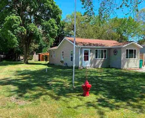 213 E Maple St, Gladwin, MI 48624 photo 1