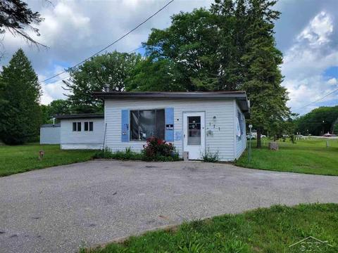 171 N Huron Rd, Au Gres, MI 48703 photo 1