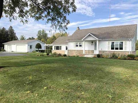 157 E Whitefeather, Pinconning, MI 48650 photo 1