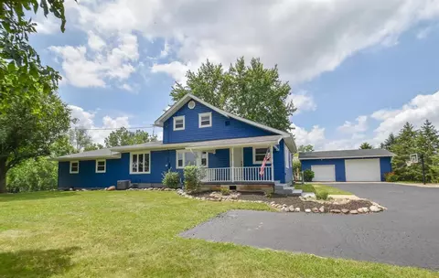 160 S Ray Quincy Rd, Quincy, MI 49082