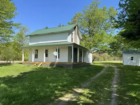 942 W Colon Rd, Sherwood, MI 49089