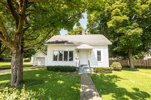 127 N Lincoln St, Bronson, MI 49028