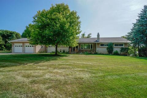 4845 Apache Path, Owosso, MI 48867 photo 1