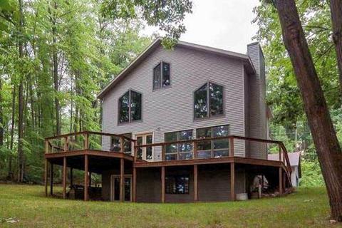 5760 Gronda Rd, Harrison, MI 48625 photo 1