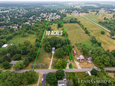 4374 17th St, Dorr, MI 49323 photo 1