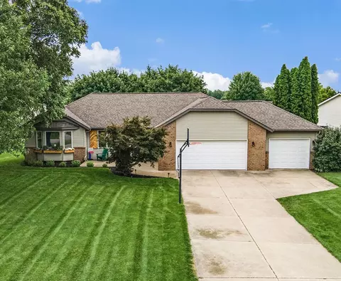10250 Strawberry Ln, Holland, MI 49464