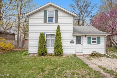 223 Bond St Allegan Mi 49010 20 Photos Mls 66021012986 Movoto