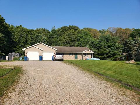 10334 N Riverview Dr, Plainwell, MI 49080 photo 1