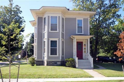 324 E Bridge St, Plainwell, MI 49080 photo 1