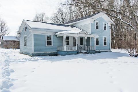 738 105th Ave, Plainwell, MI 49080 photo 1