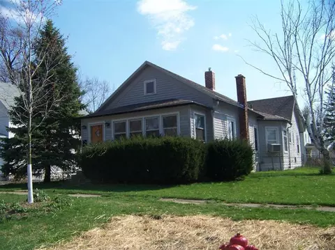 102 E Locust St, Three Oaks, MI 49128 photo 1