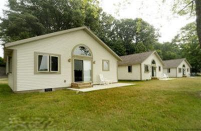 10191 Corey Dr, Three Rivers, MI 49093 photo 1