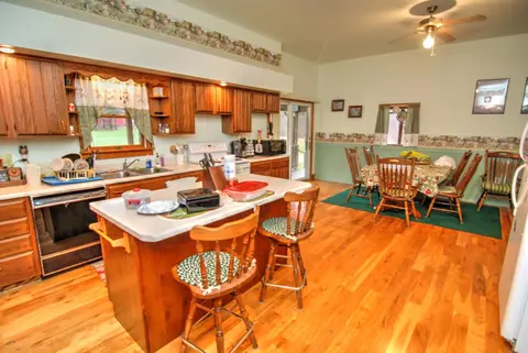 508 Elm Valley Rd, Buchanan, MI 49107 photo 1