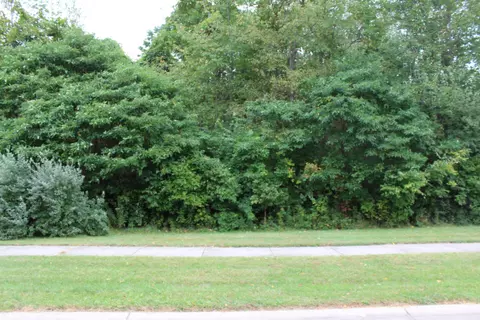 1555 Carolyn Dr, Benton, MI 49022