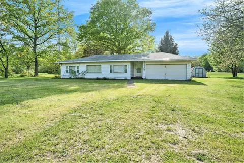 32916 Orchard St, Covert, MI 49043 photo 1