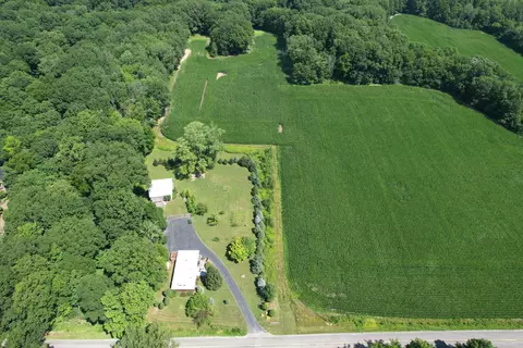 8499 Kruger Rd, Three Oaks, MI 49128