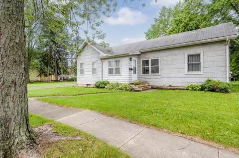 107 Featherbone Ave, Three Oaks, MI 49128 photo 1