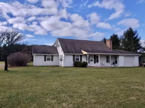 2096 N Benton Center Rd, Benton, MI 49022